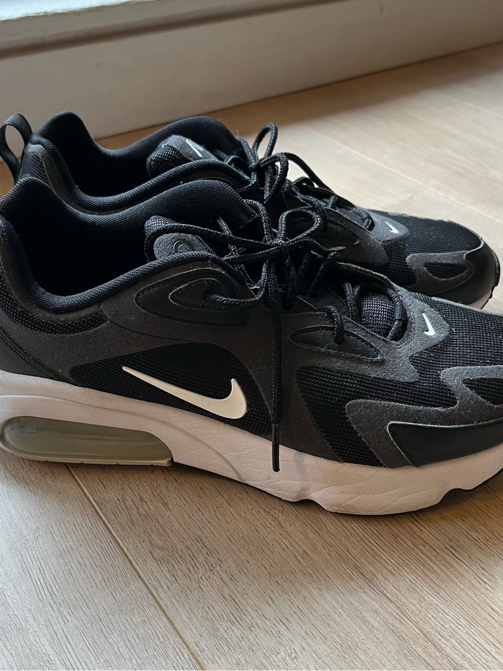 Nike Air Max 200 Sneakers | Black | Men’s US 10 (Fits Small)